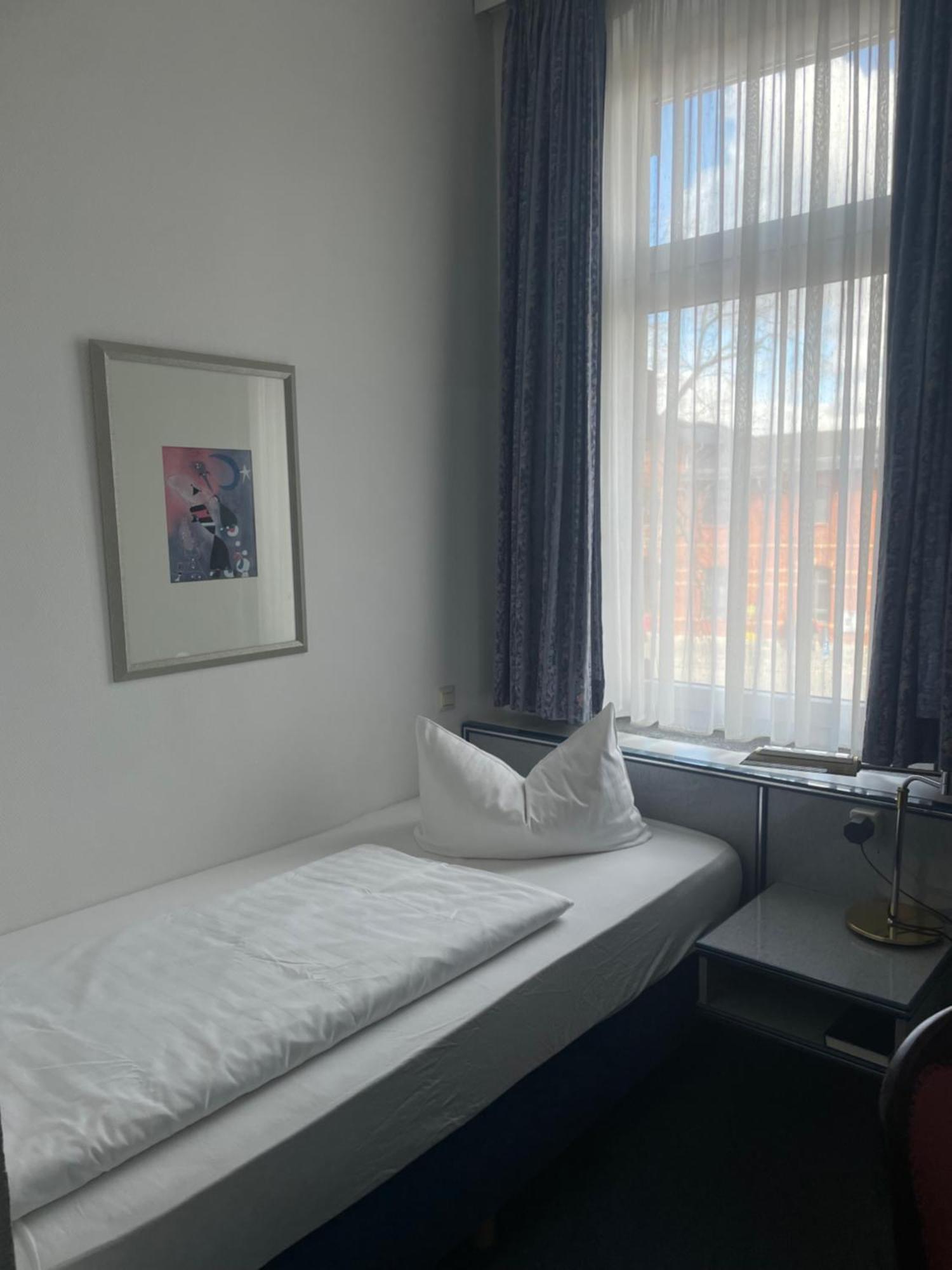Hotel Krone アルンシュタット エクステリア 写真
