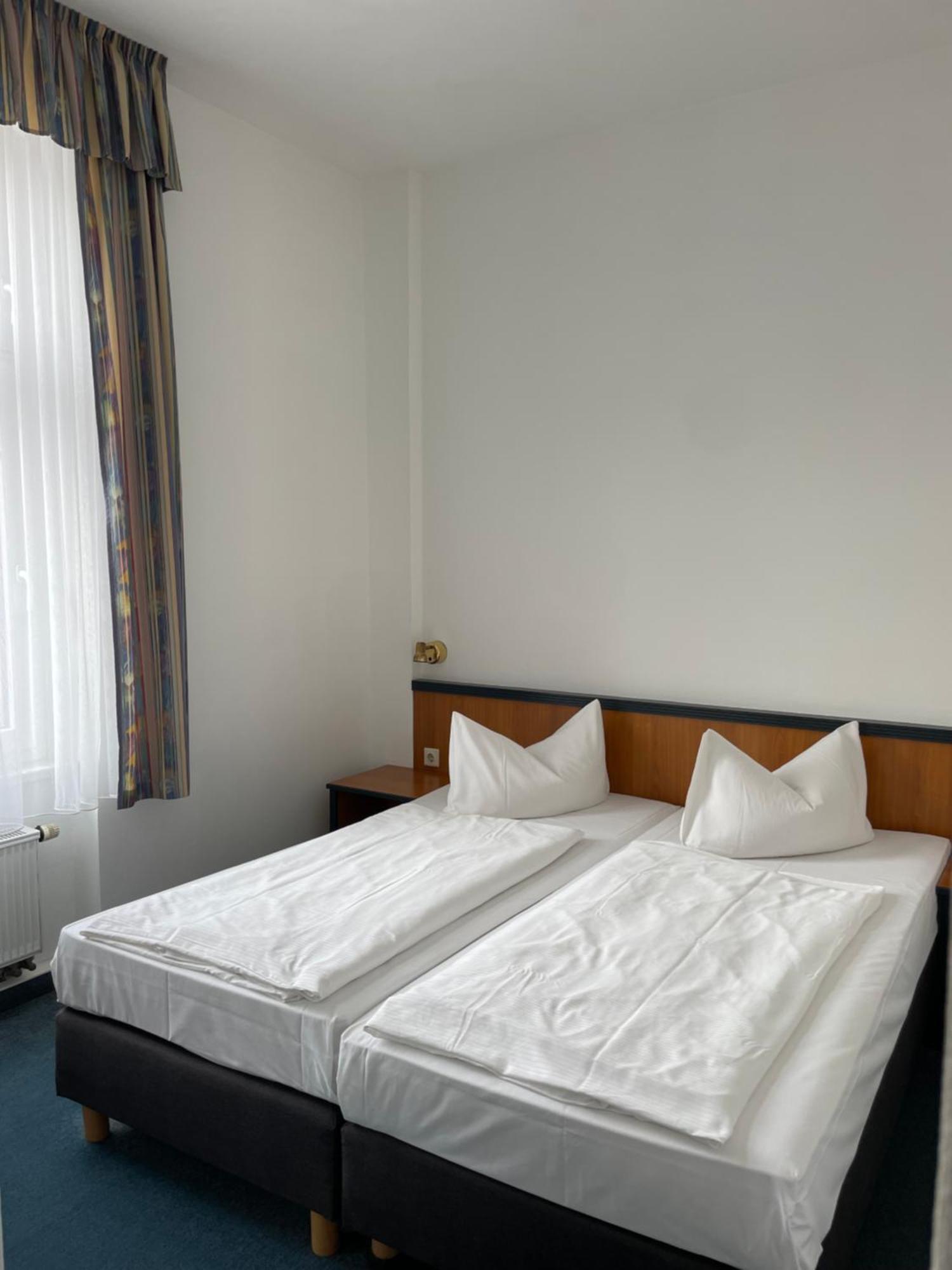 Hotel Krone アルンシュタット エクステリア 写真